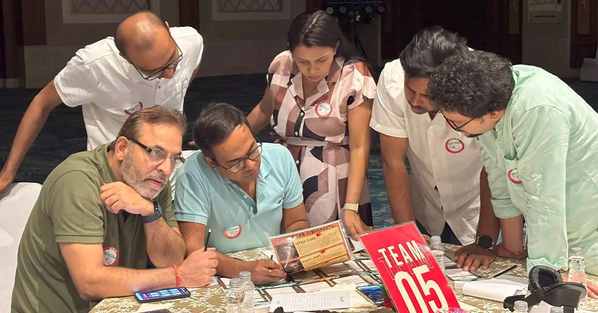 12 Effective Team-Building Ideas for Customer Service Professionals